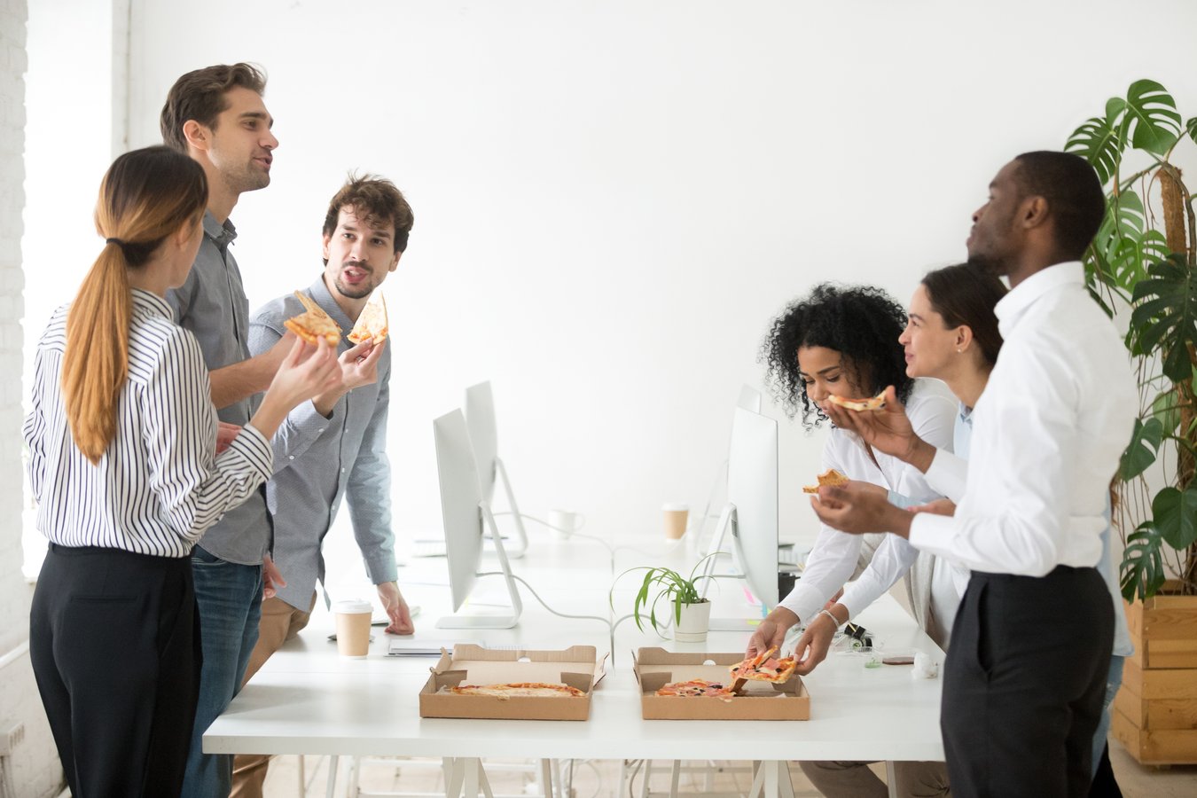 Творческий подход. Интернет дискуссия. Обучение. Скучная планерка. Discussion картинка.