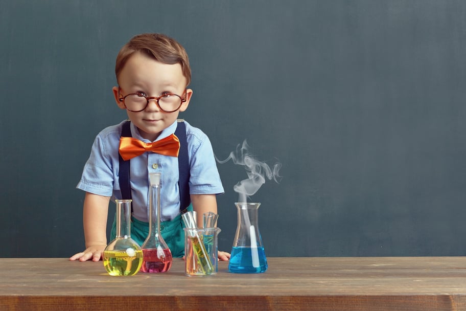 Гениальная наука. Маленький ученый. Ребенок ученый. Дети исследователи. Любознательный ребенок.